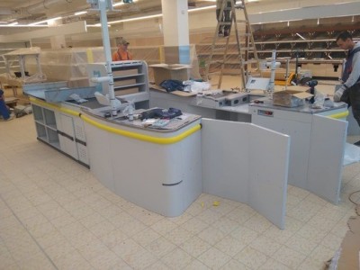 Монтаж произведенного торгового оборудования в супермаркете